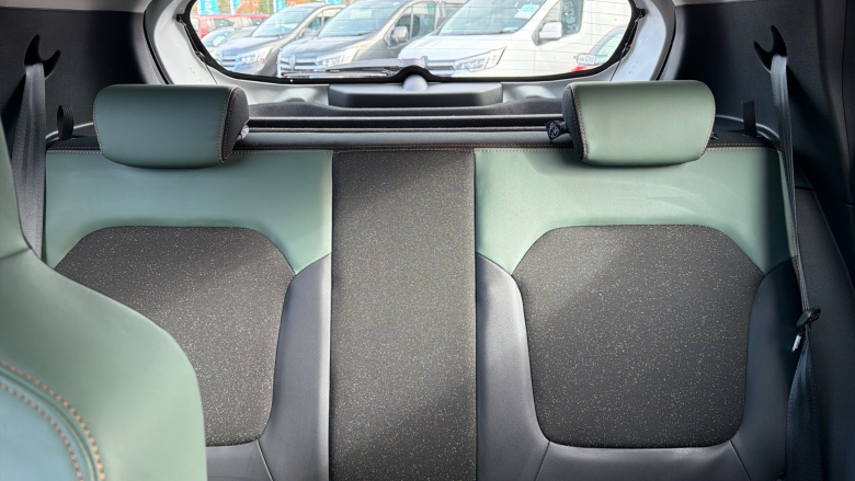 Dacia Spring 27kWh Extreme 65 48kW 5dr Auto Electric Hatchback